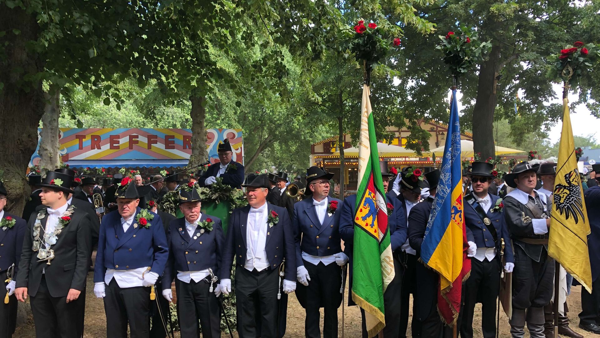 Ausmarschierer beim Scheibenschießen Nienburg